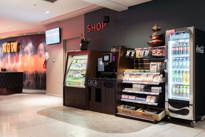 Entrance & Lobby