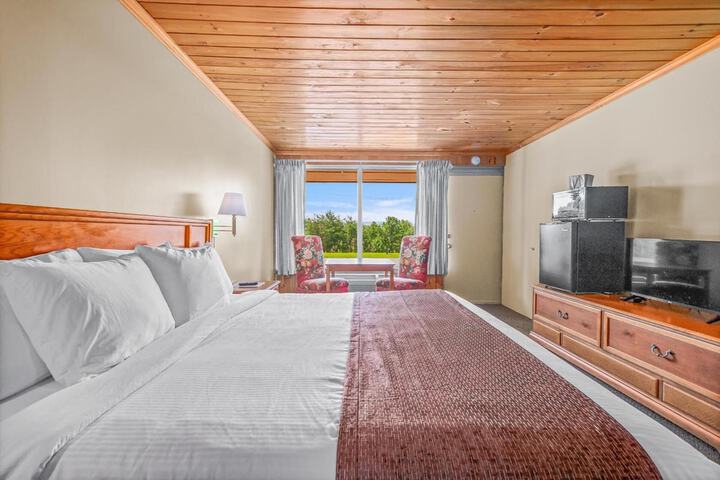 Room 8 of 37