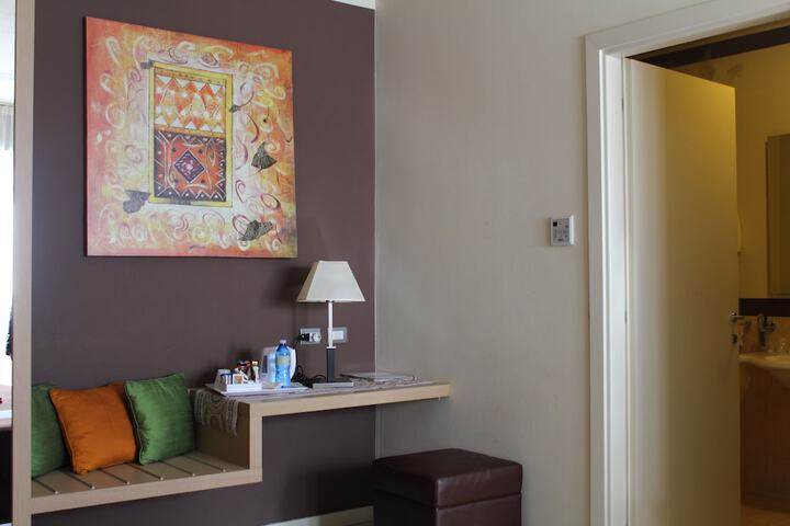 Room 6 of 17
