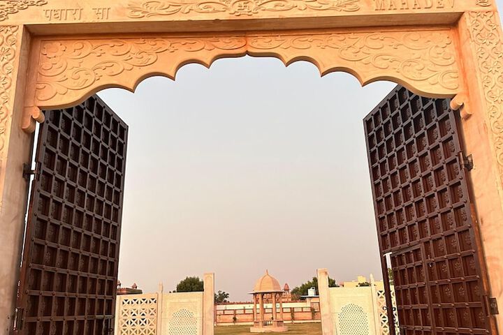 VRINDAVAN GARDEN & HOTEL