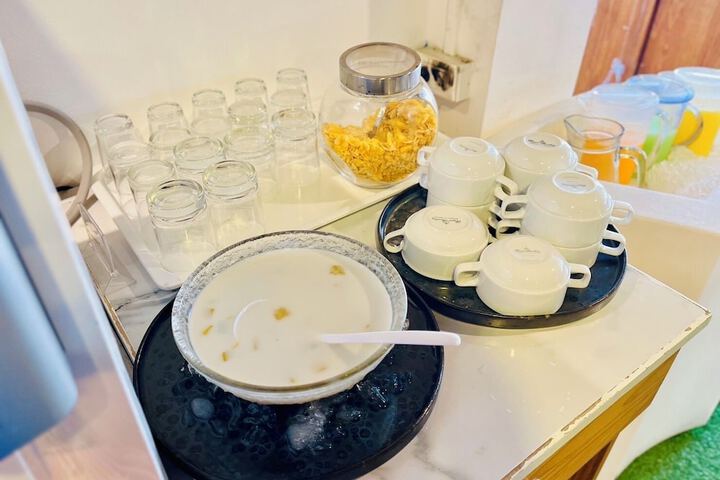 Breakfast/Coffee Service 135 of 164
