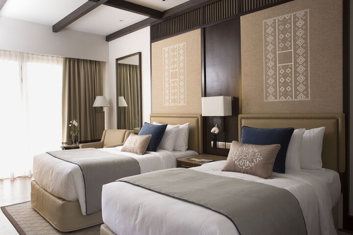 Room 4 of 175
