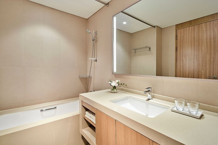 Room 106 of 181