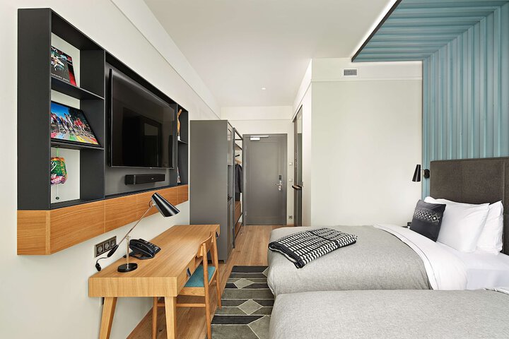 Room 40 of 106