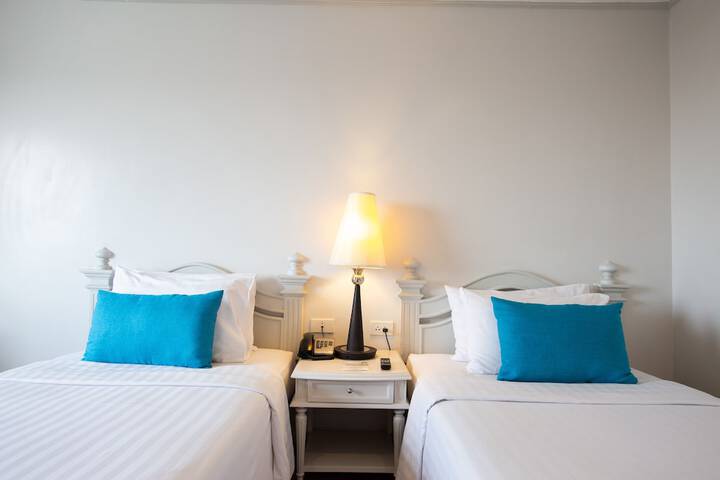 Room 4 of 61