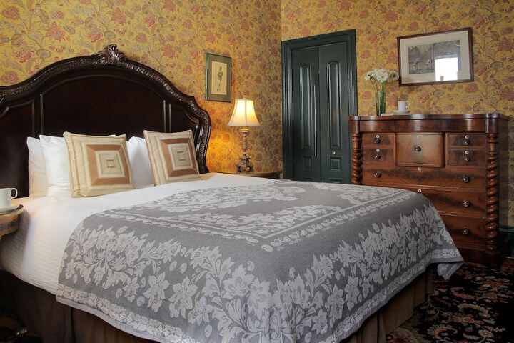 Room 6 of 39
