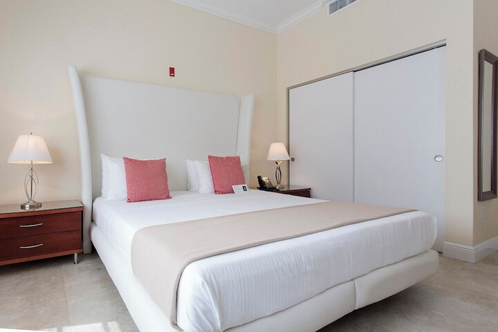 Room 35 of 129