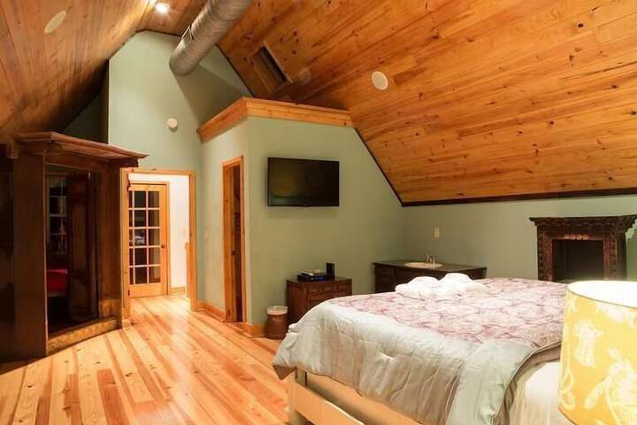 Room 6 of 27