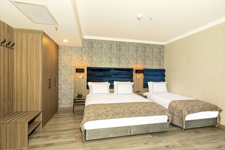 Room 15 of 128