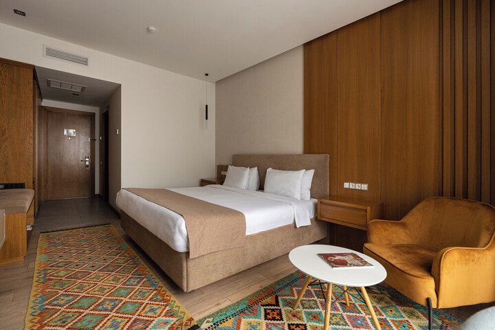 Room 3 of 17