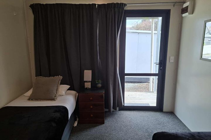 Room 33 of 114