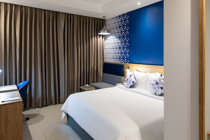 Room 10 of 52