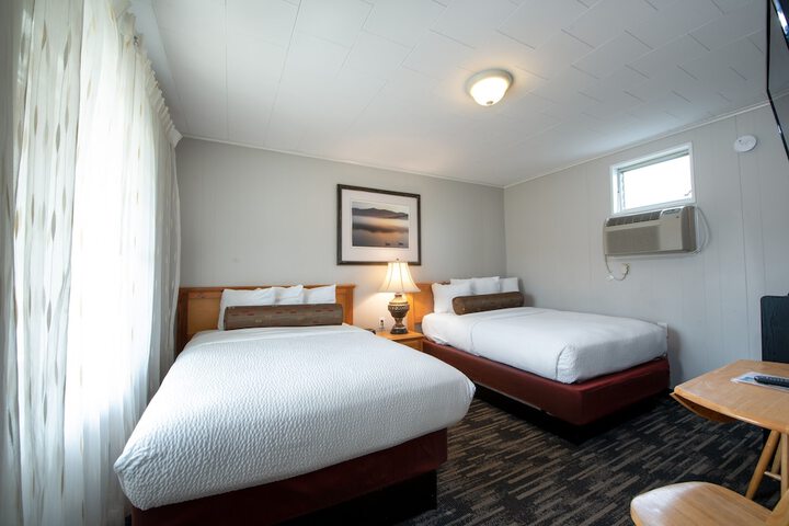 Room 51 of 549