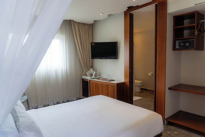 Room 18 of 44