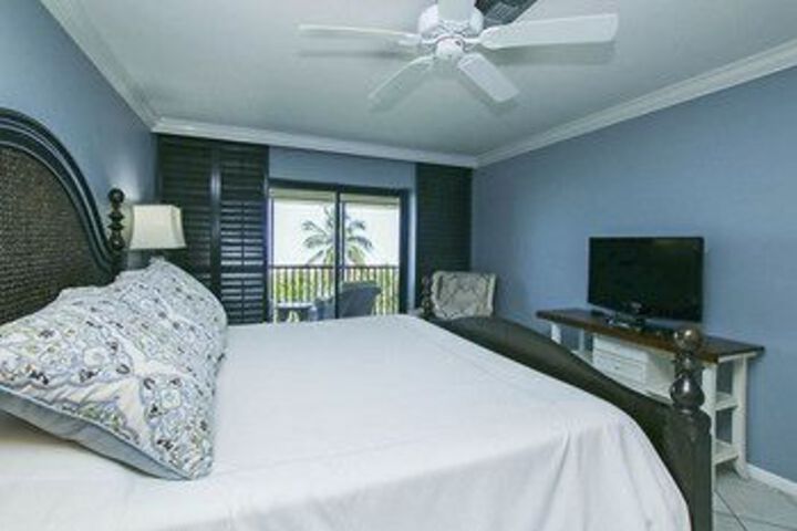 Room 35 of 63