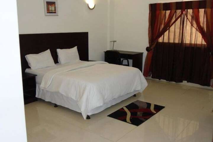 Room 6 of 38