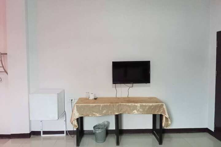 Room 17 of 60