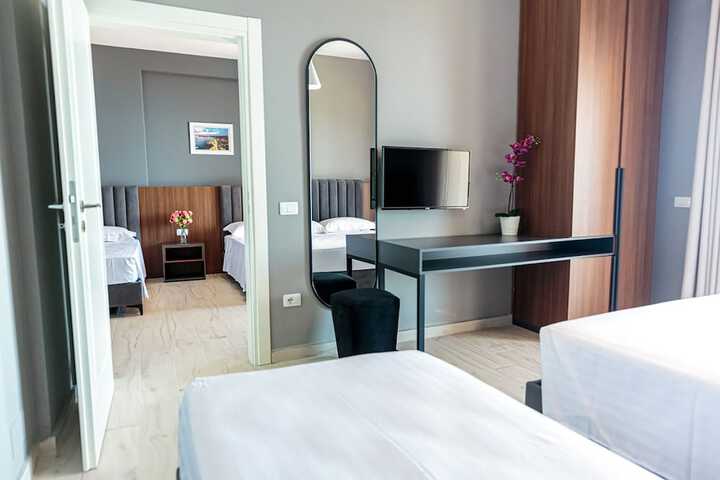Room 35 of 111