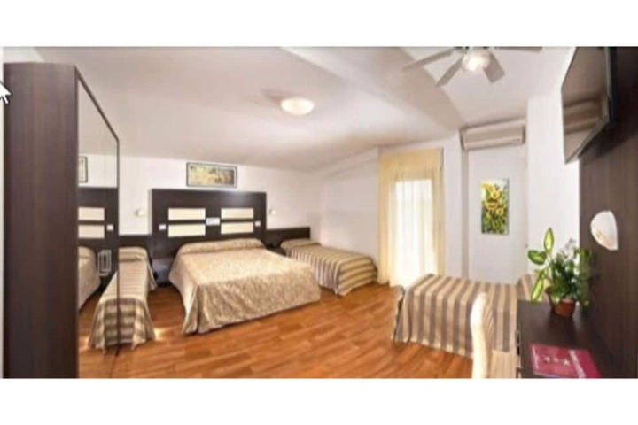 Room 4 of 22
