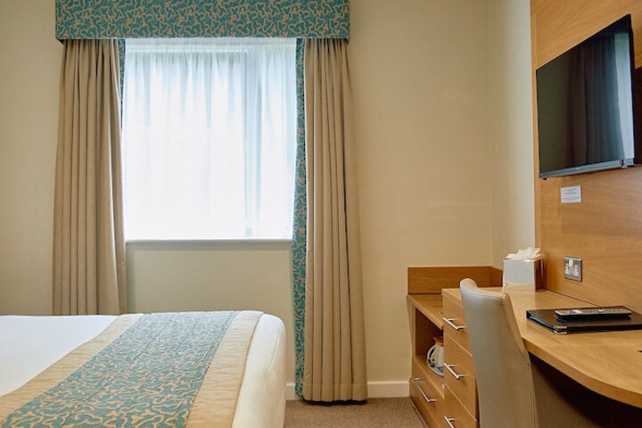 Room 33 of 79