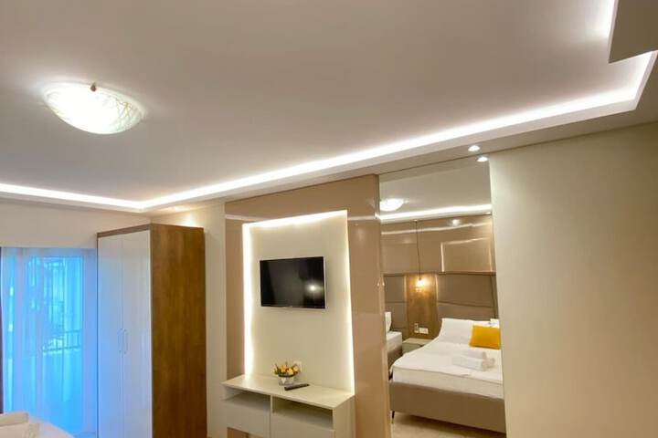 Room 53 of 132