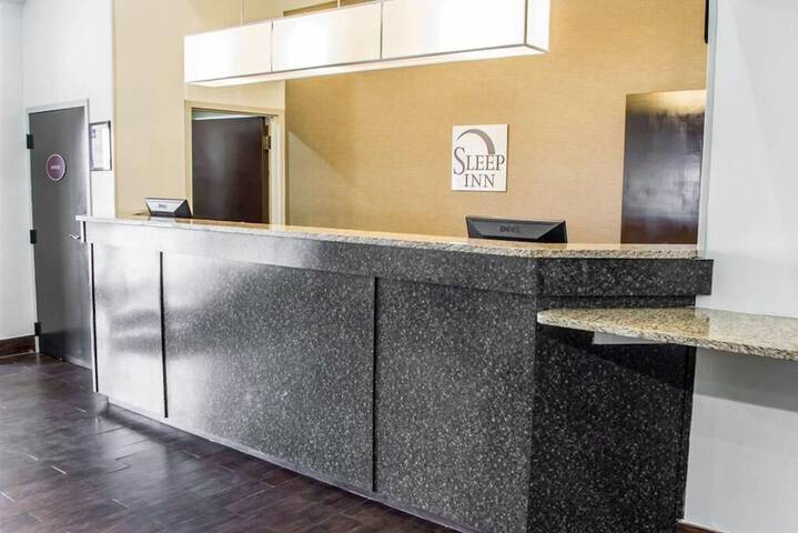 Entrance & Lobby