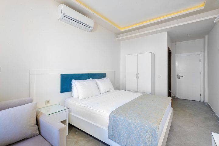 Room 6 of 97