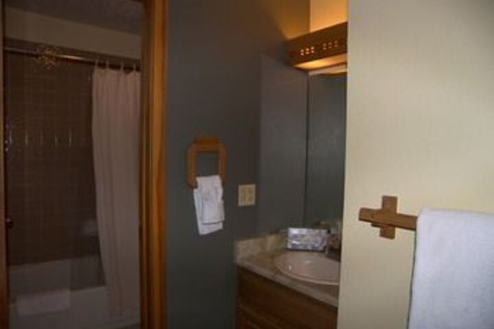 Room 5 of 25