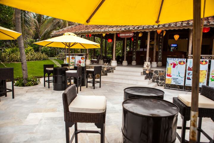 Lounge 196 of 252
