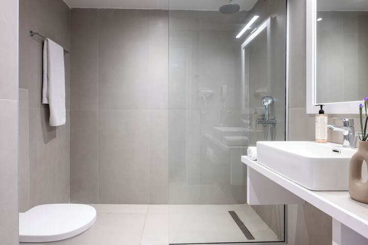 Clean Restrooms