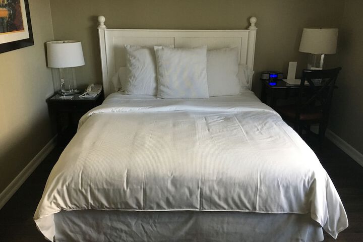 Room 11 of 37