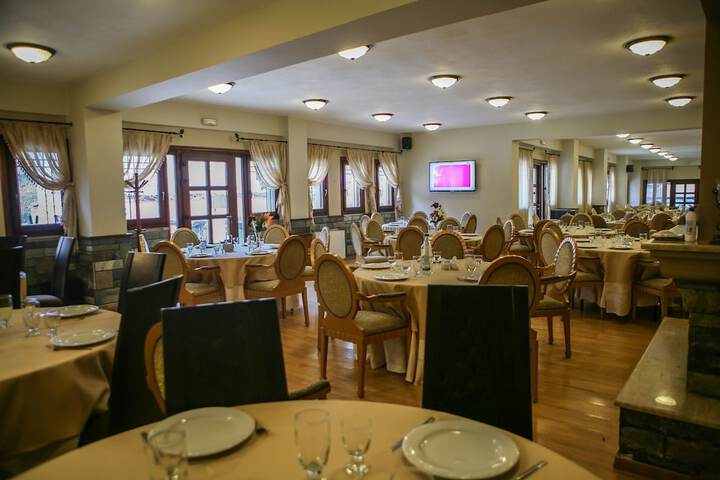 Dining 43 of 67