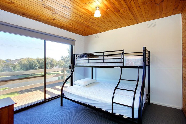 Room 3 of 18