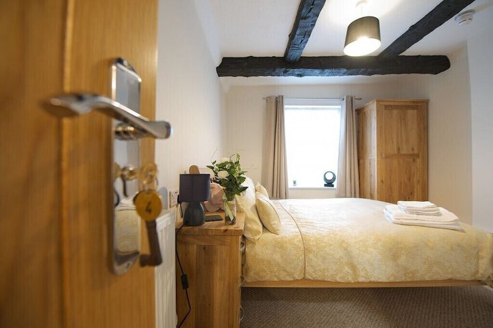 Room 4 of 26