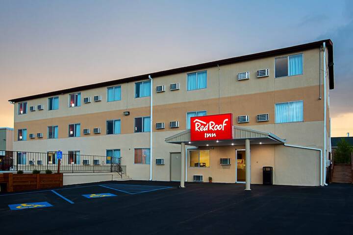 Hotel 27 of 29