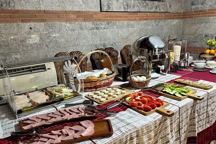 Dining 79 of 89