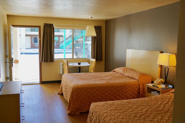 Room 5 of 32