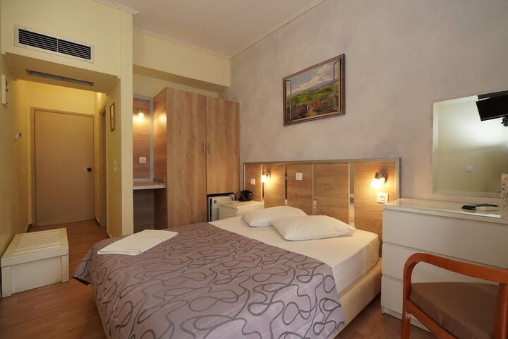Room 40 of 100