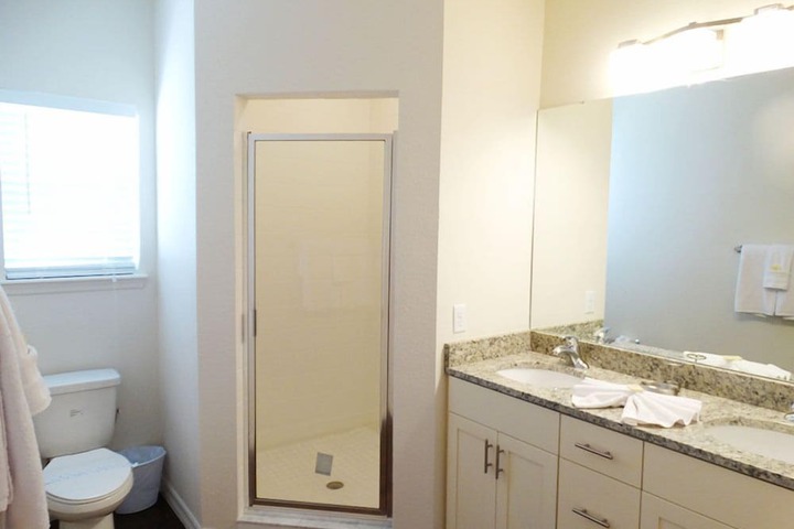 Room 11 of 26