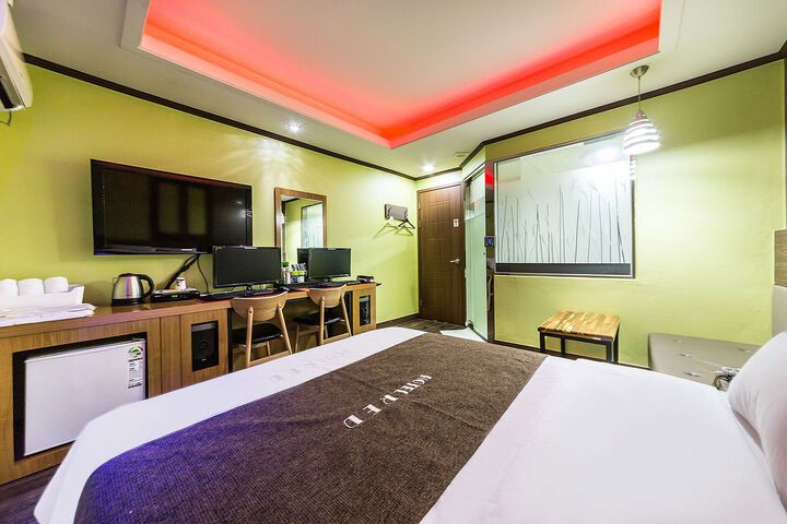 Room 63 of 75
