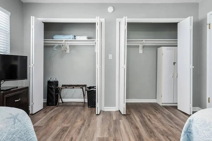 Room 2 of 26