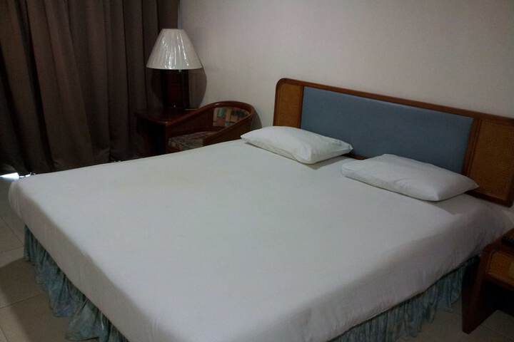 Room 16 of 50