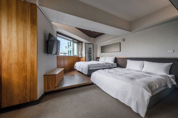 Room 32 of 90