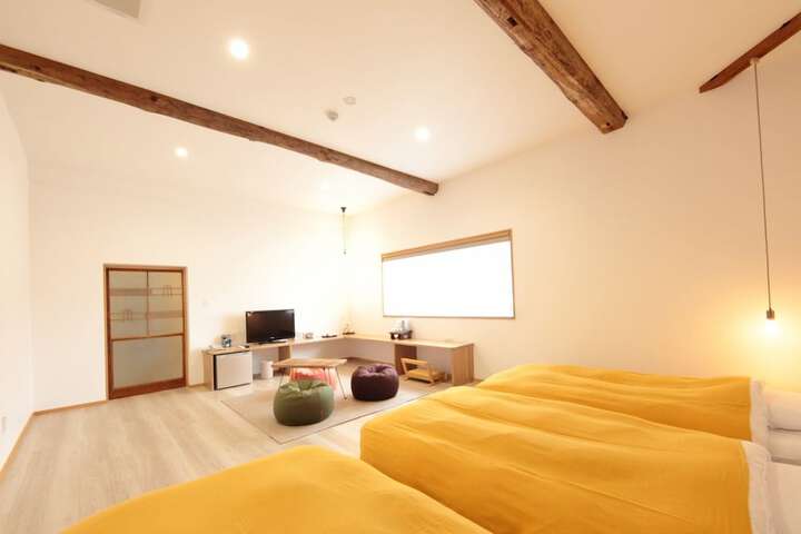 Room 2 of 12