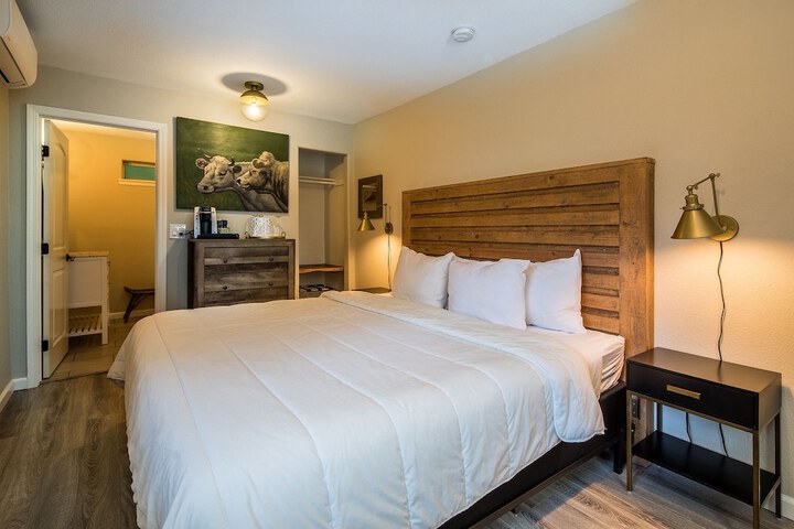 Room 4 of 41