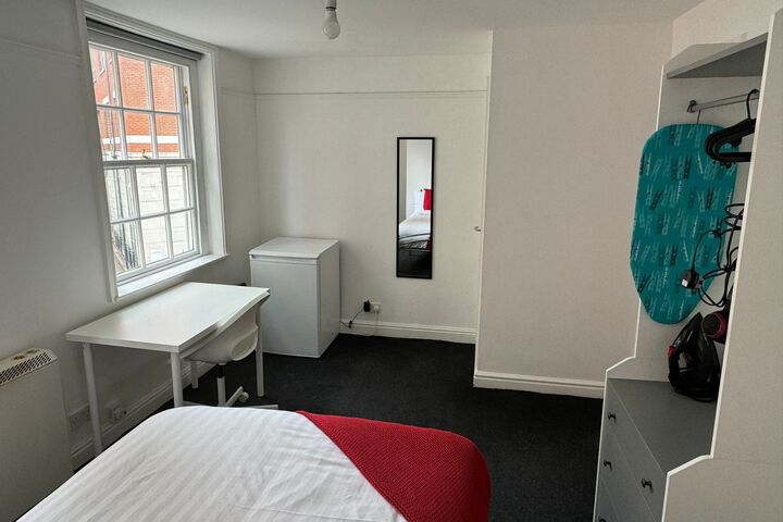 Room 9 of 24