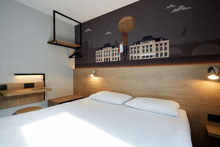 Room 14 of 52