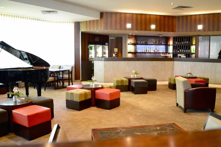 Lounge 86 of 109
