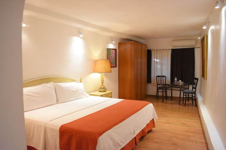 Room 21 of 90