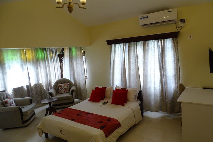 Room 7 of 104